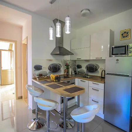Apartman Spacious With Private Terrace *