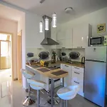 شقة Spacious With Private Terrace *