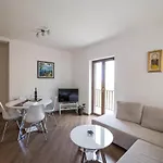 Spacious With Private Terrace