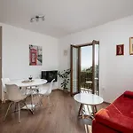 Spacious With Private Terrace Pridvorje