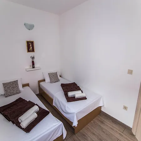 Spacious With Private Terrace Appartement *