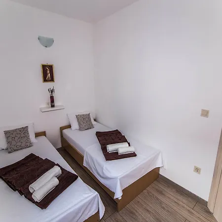 Spacious With Private Terrace