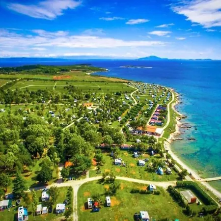 Spacious With Private Terrace Apartman *