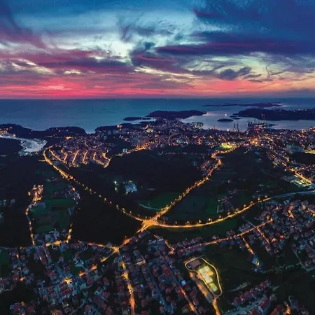 Apartman Spacious With Private Terrace Pridvorje