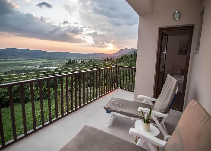 Spacious With Private Terrace * Pridvorje
