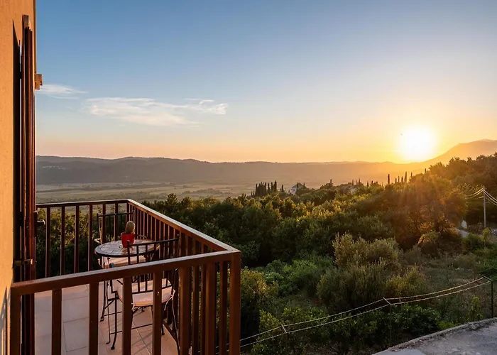 Spacious With Private Terrace Appartement Pridvorje