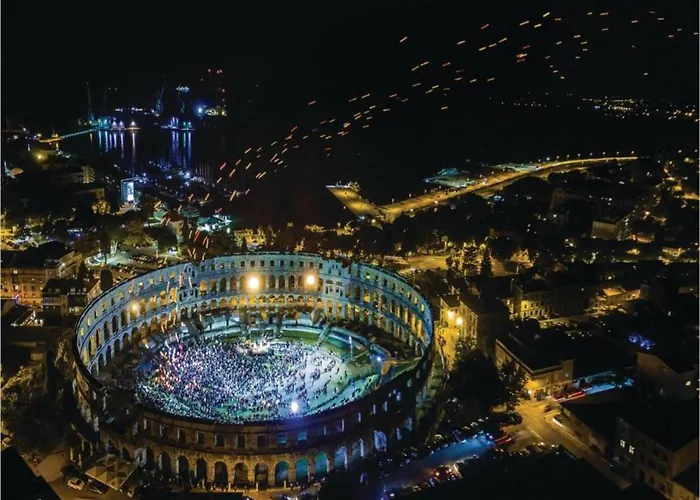 Apartman Spacious With Private Terrace Pridvorje